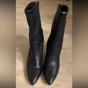Stuart Weizmann 75 stretch booties 71/2